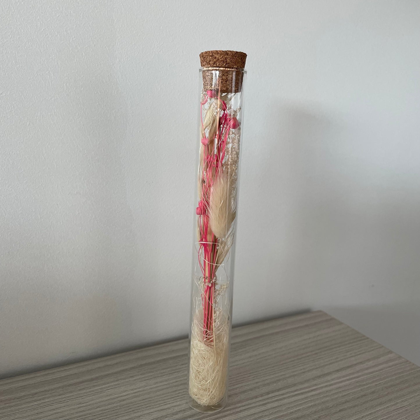 Staander met buisje en kaartje